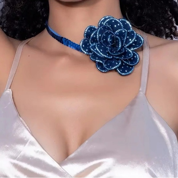 Blue Flower Crystal Choker - Picture 4 of 6